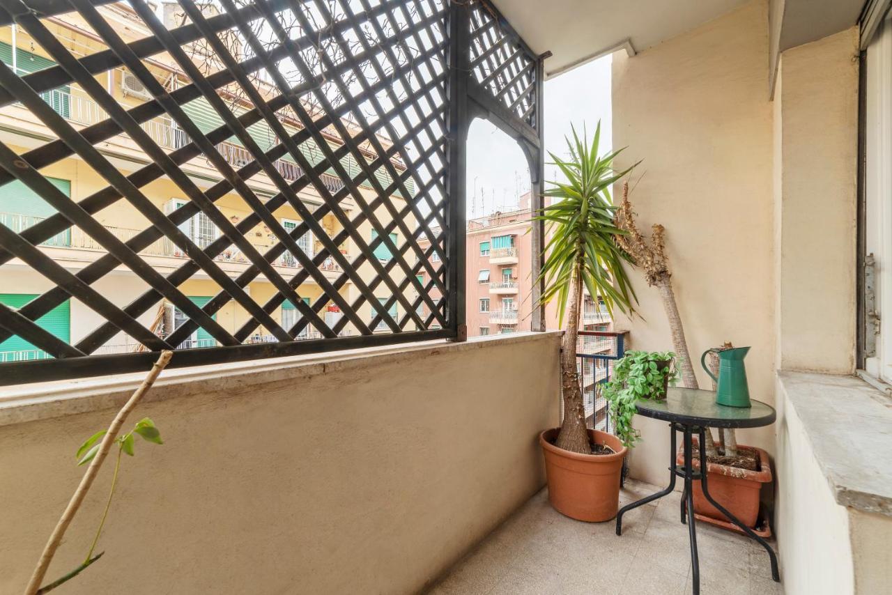 Cipro With Balconies * Rom