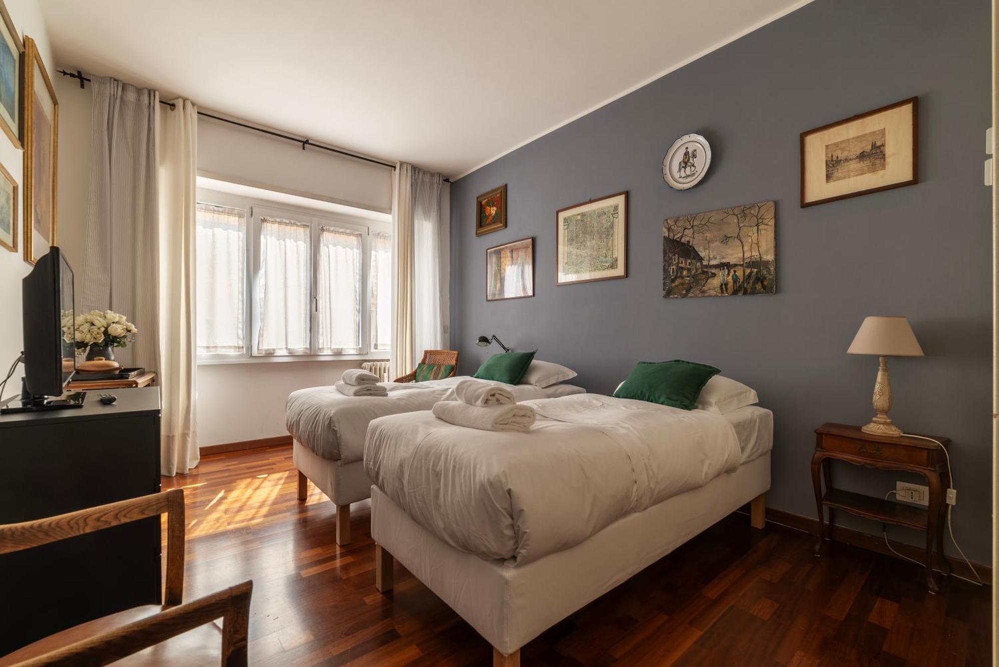 Cipro With Balconies Apartment Rom